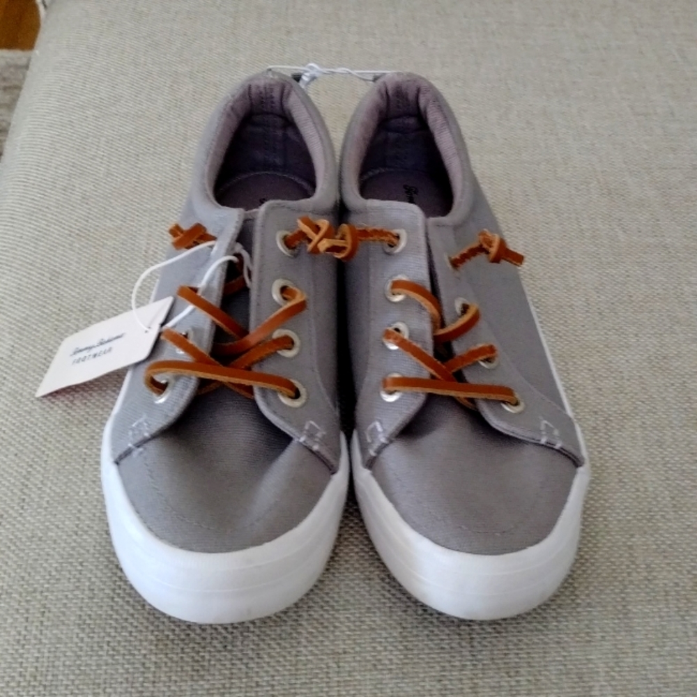 Tommy Bahama sneakers